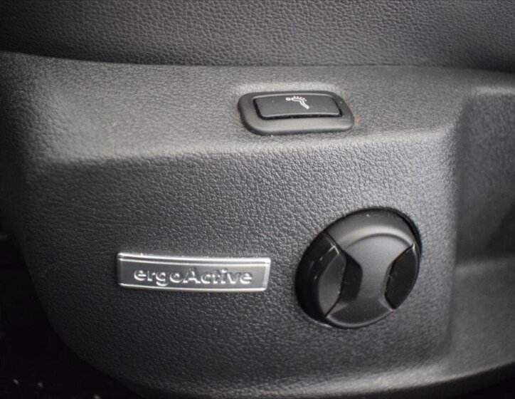 Volkswagen Golf Kombi 2,0 l 110 kw