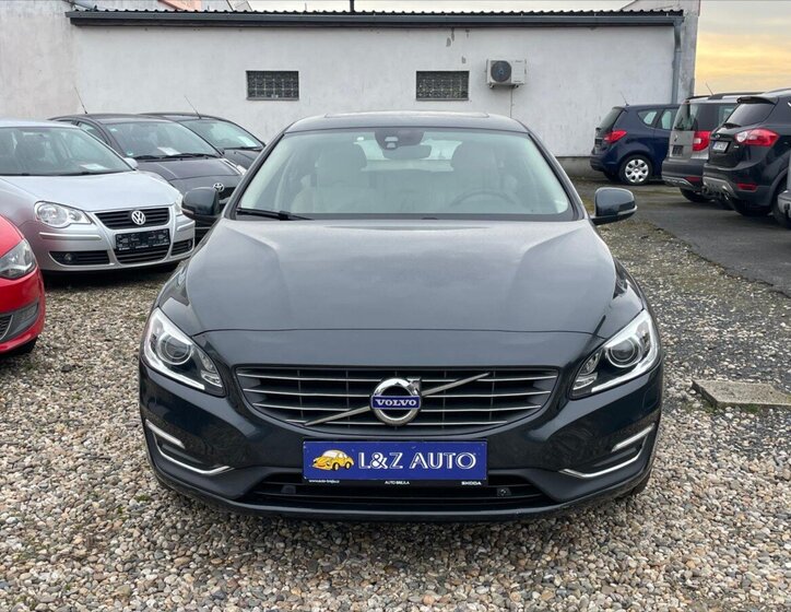 Volvo V60 Kombi 2,4 l 162 kw