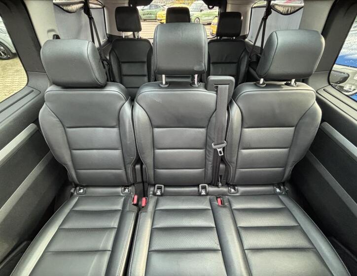 Peugeot Traveller 21