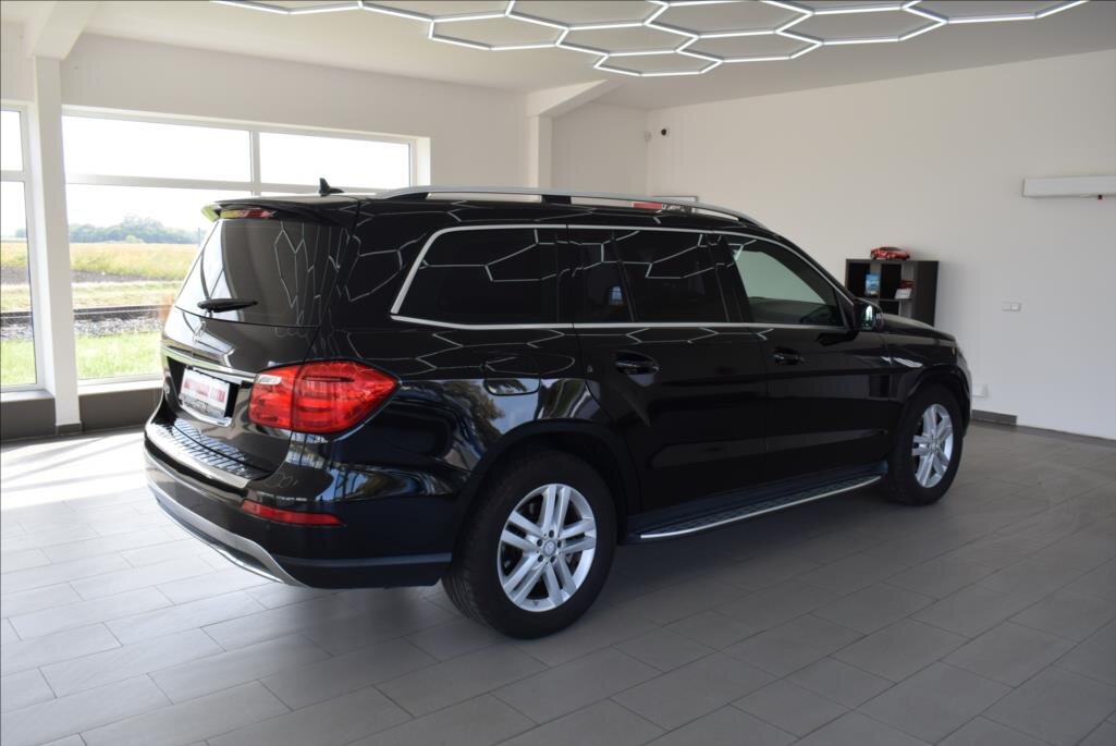 Mercedes-Benz GL SUV 3,0 l 190 kw