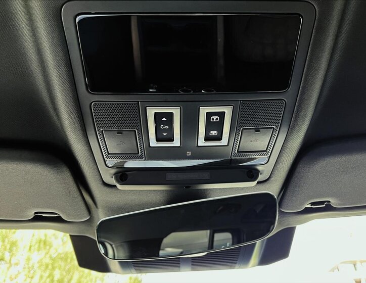 Land Rover Defender SUV 3,0 l 257 kw