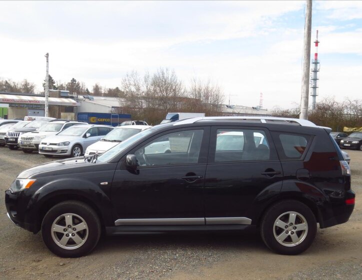 Mitsubishi Outlander SUV / Terénní 2,4 l 125 kw