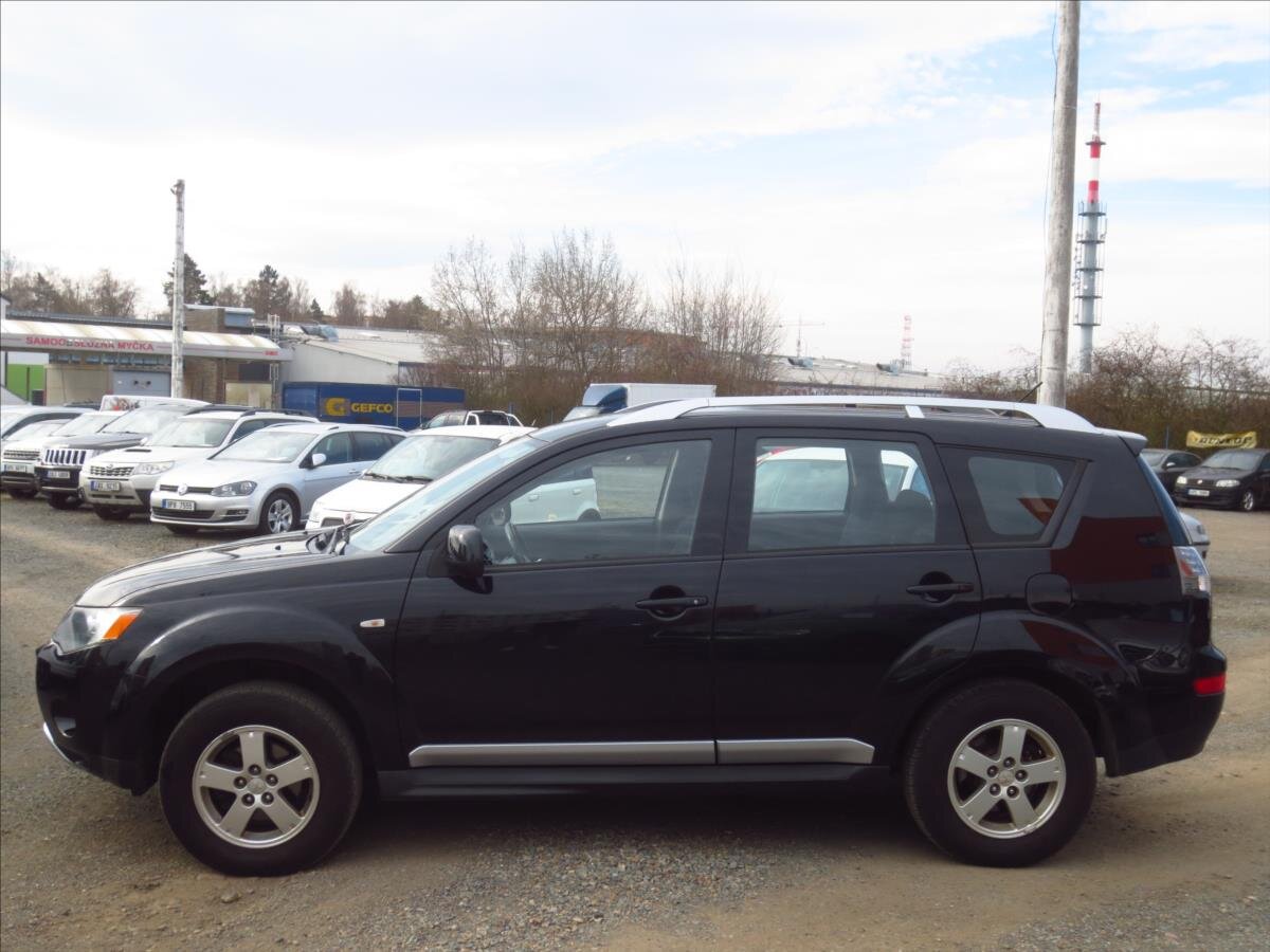 Mitsubishi Outlander SUV / Terénní 2,4 l 125 kw
