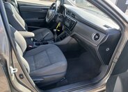 Toyota Corolla Sedan / Limuzína 1,6 l 97 kw