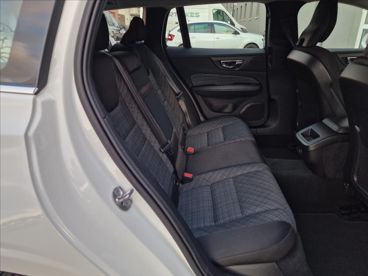 Volvo V60 Kombi 2,0 l 145 kw