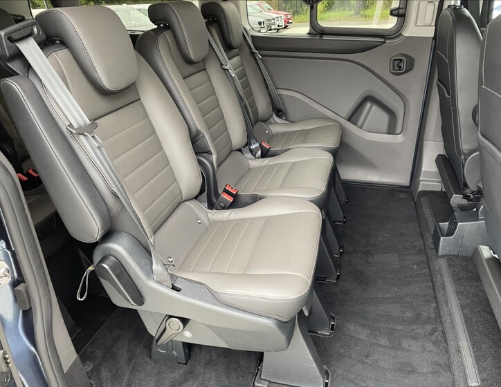 Ford Tourneo Custom 29