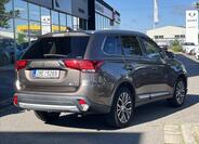 Mitsubishi Outlander 5