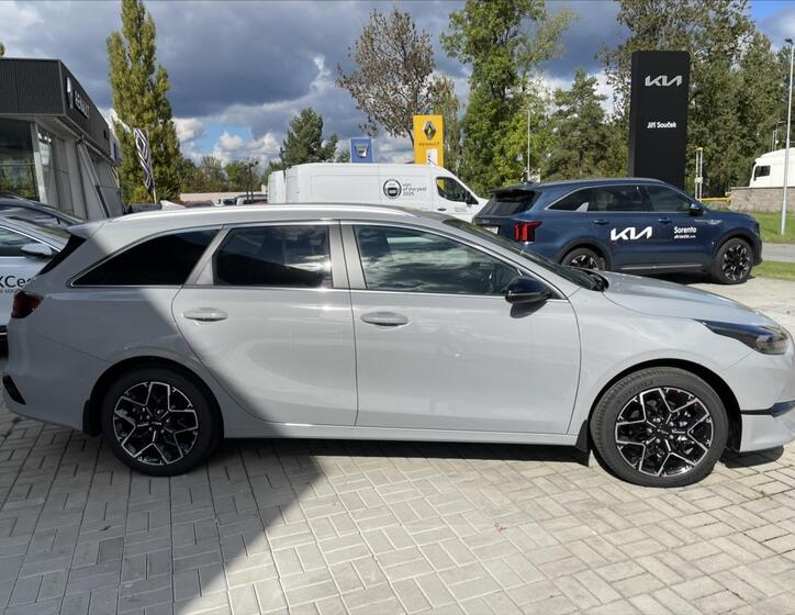 KIA Ceed 4