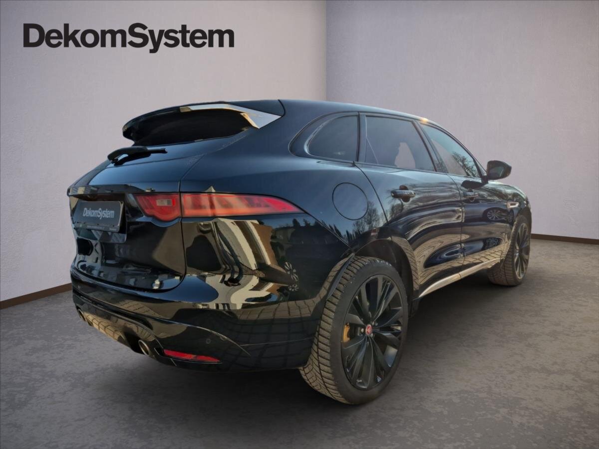Jaguar F-Pace SUV / Terénní 3,0 l 221 kw