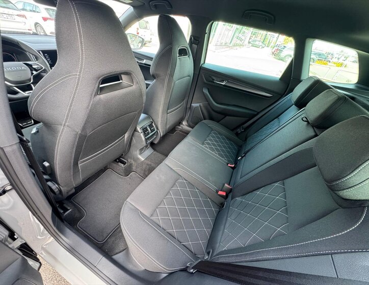 Škoda Karoq SUV / Terénní 1,5 l 110 kw