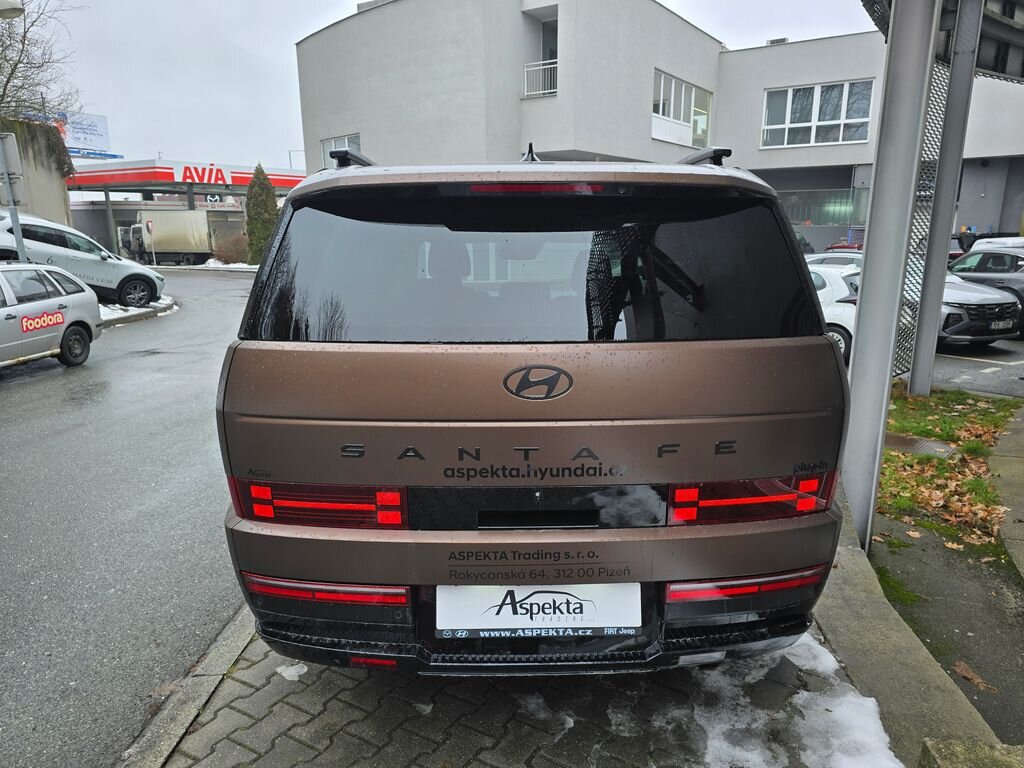 Hyundai Santa Fe SUV / Terénní 1,6 l 158 kw