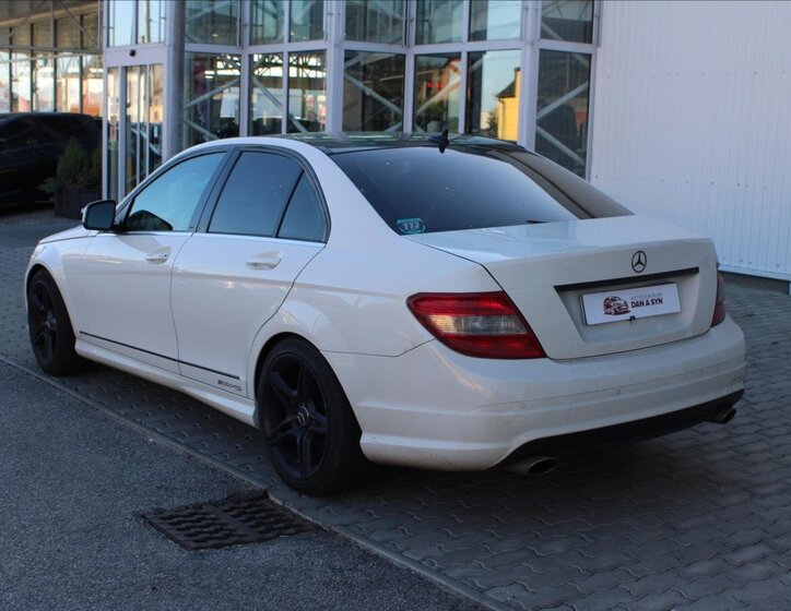 Mercedes-Benz Třídy C Sedan / Limuzína 3,0 l 170 kw