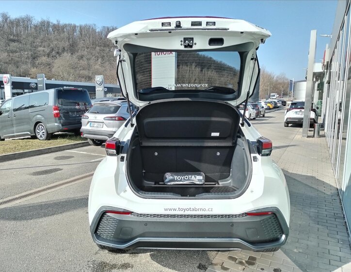 Toyota C-HR CUV / Crossover 0,0 103 kw