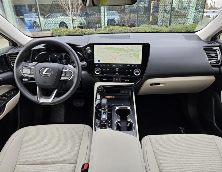 Lexus NX 450h plus SUV / Terénní 2,5 l 227 kw