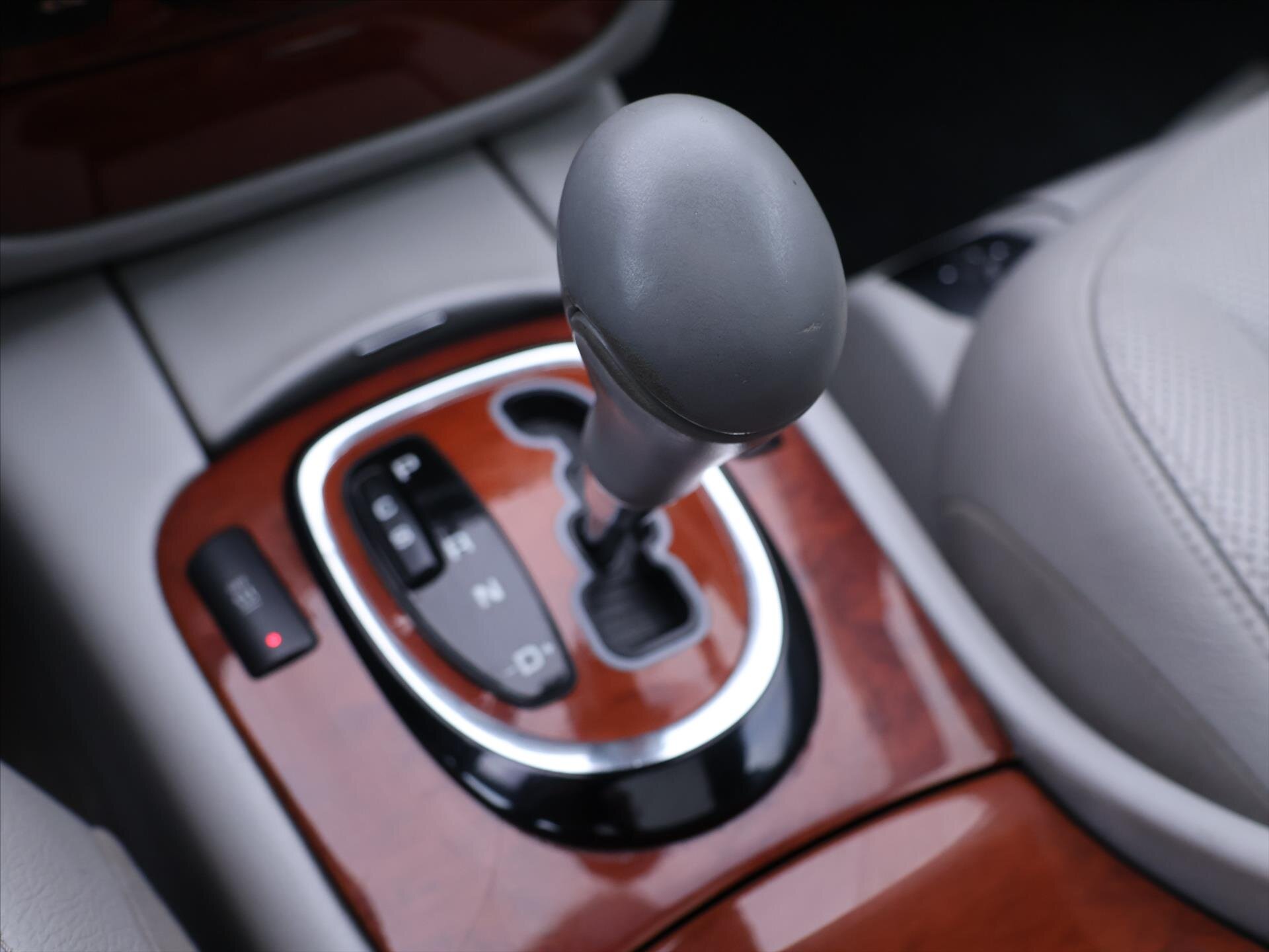 Mercedes-Benz Třídy S Sedan / Limuzína 3,2 l 150 kw