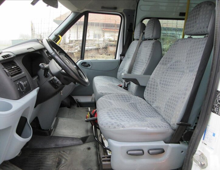 Ford Transit 19