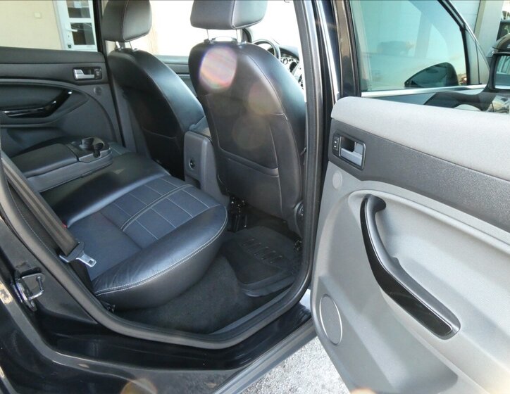 Ford Kuga SUV / Terénní 2,0 l 103 kw