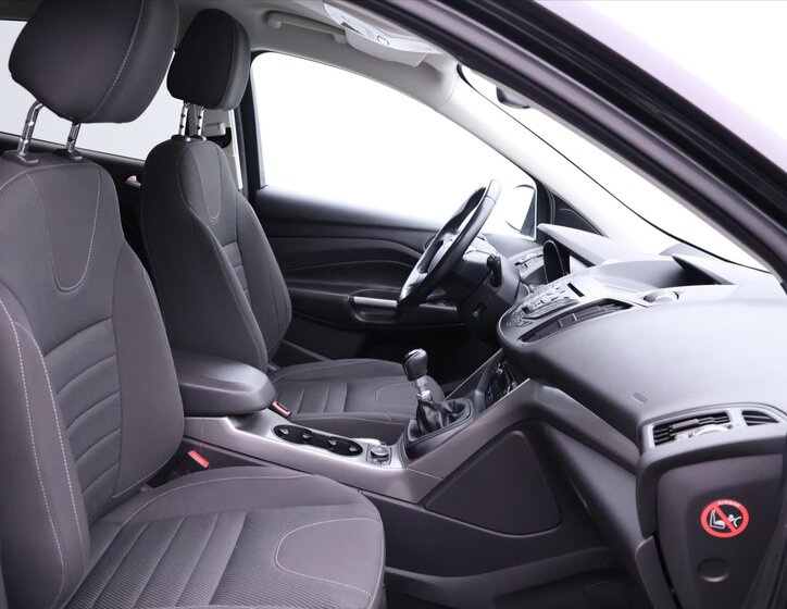 Ford Kuga SUV / Terénní 2,0 l 103 kw