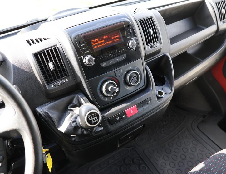 Peugeot Boxer 18