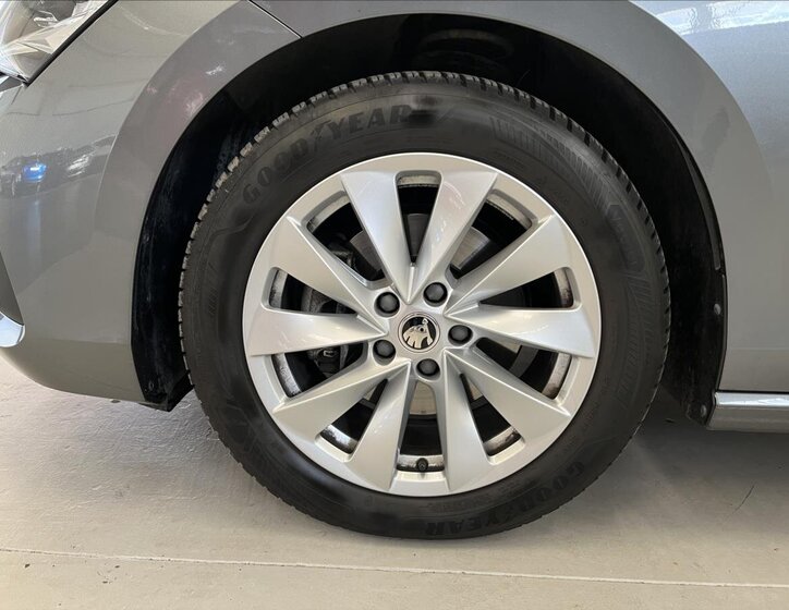 Škoda Superb Liftback 2,0 l 110 kw