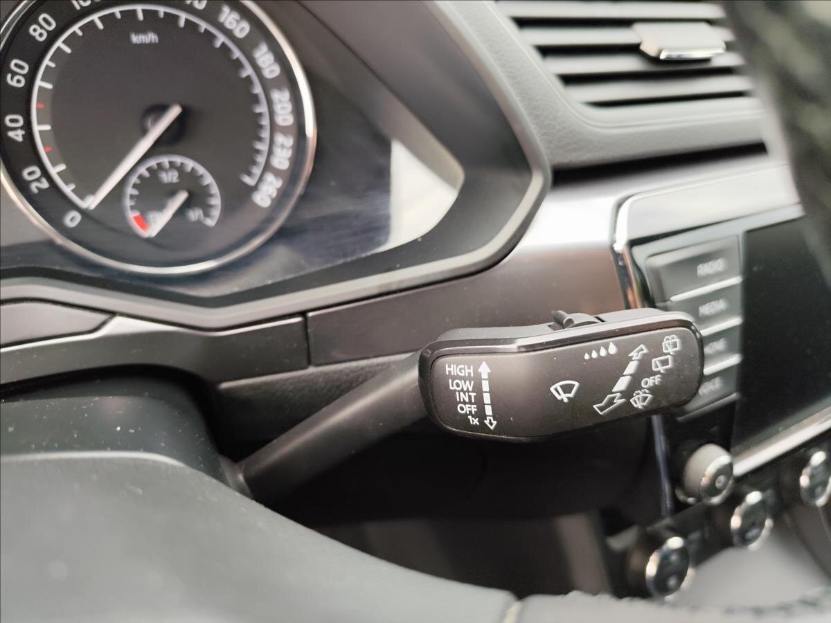 Škoda Superb Sedan / Limuzína 1,4 l 92 kw