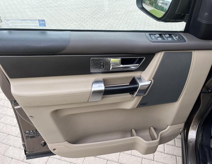 Land Rover Discovery 10