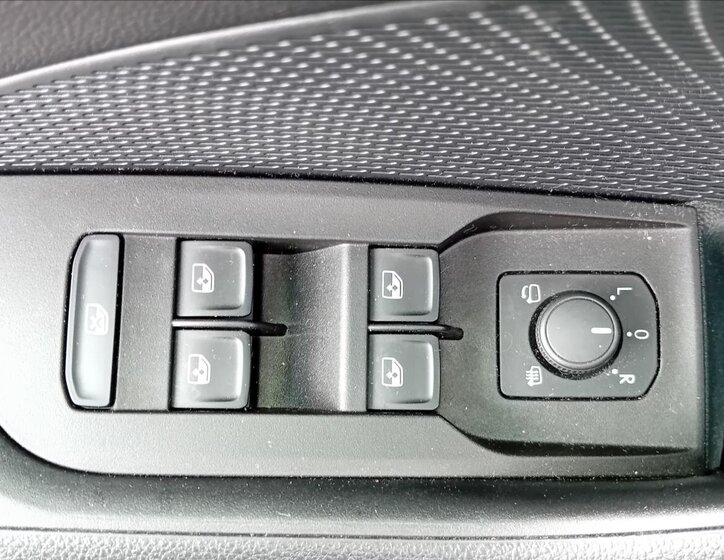 Škoda Octavia Sedan / Limuzína 1,5 l 110 kw