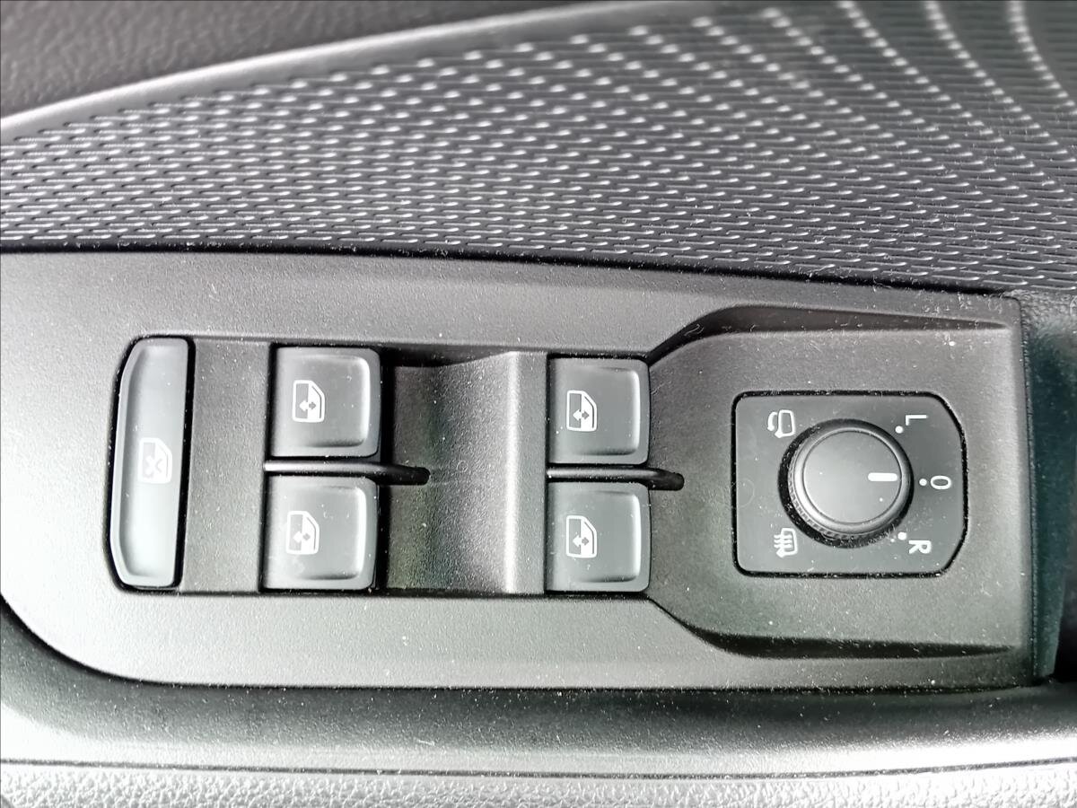 Škoda Octavia Sedan / Limuzína 1,5 l 110 kw