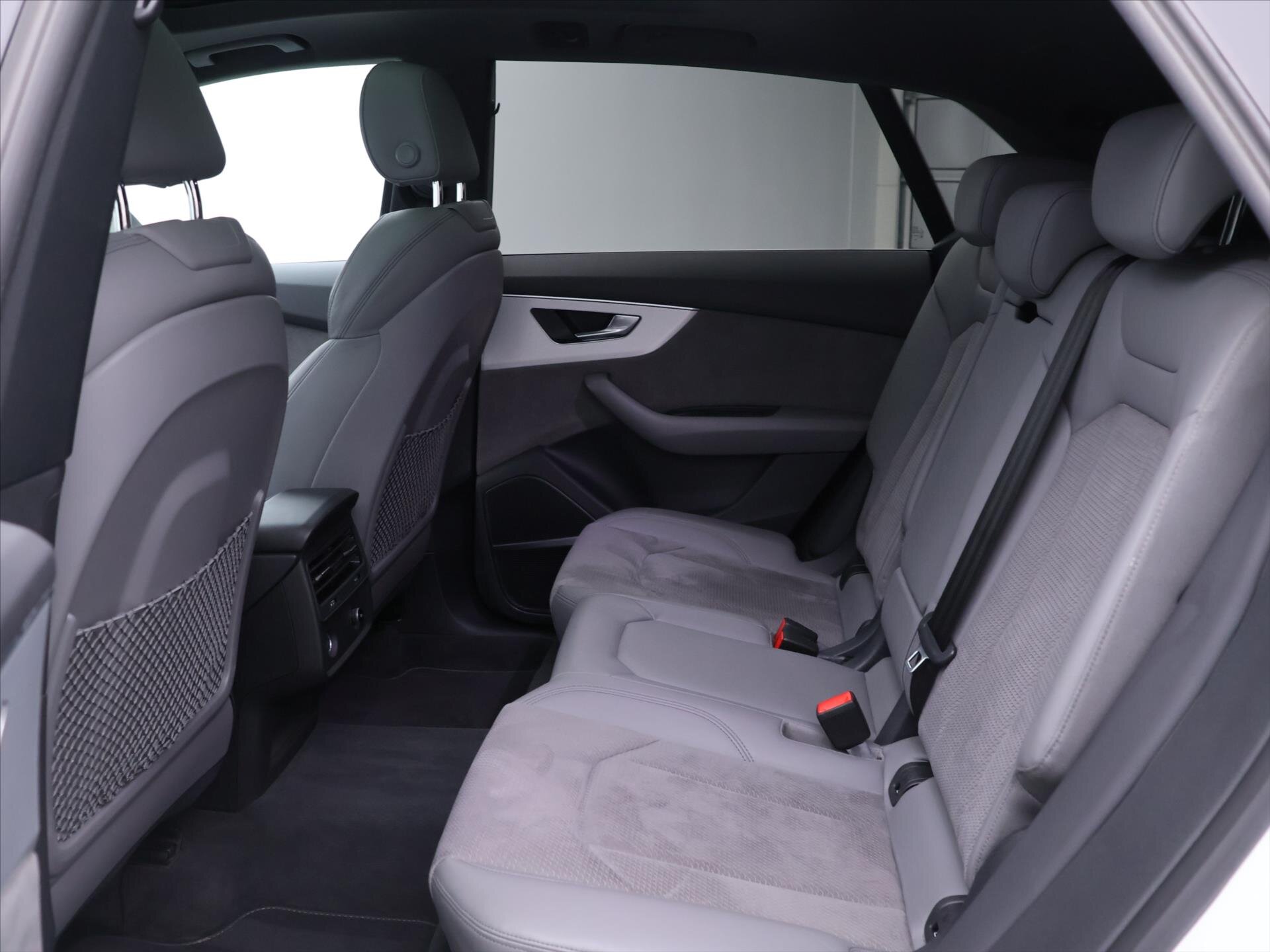 Audi Q8 SUV / Terénní 3,0 l 250 kw