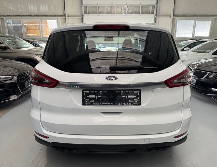 Ford S-MAX 5