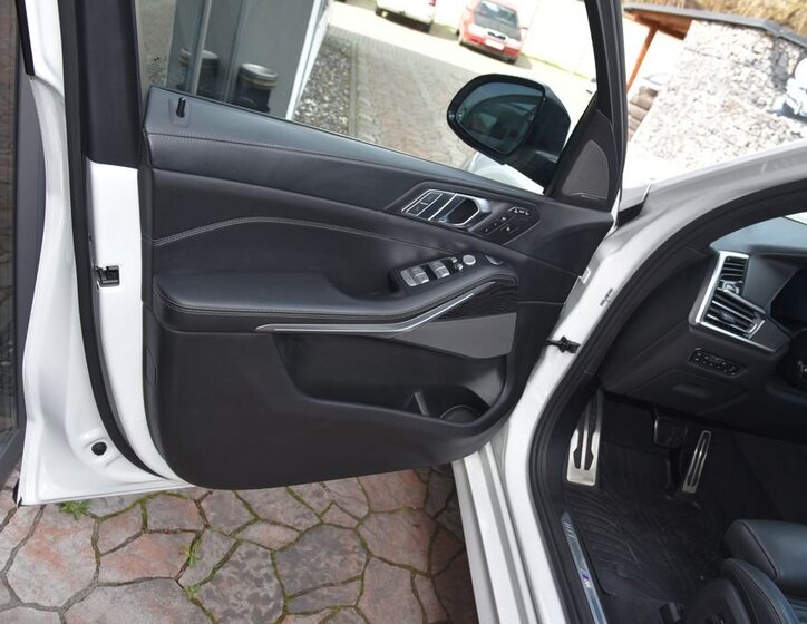 BMW X7 SUV / Terénní 3,0 l 195 kw