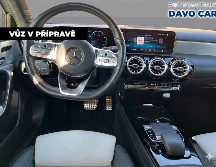 Mercedes-Benz Třídy A Hatchback 1,3 l 120 kw