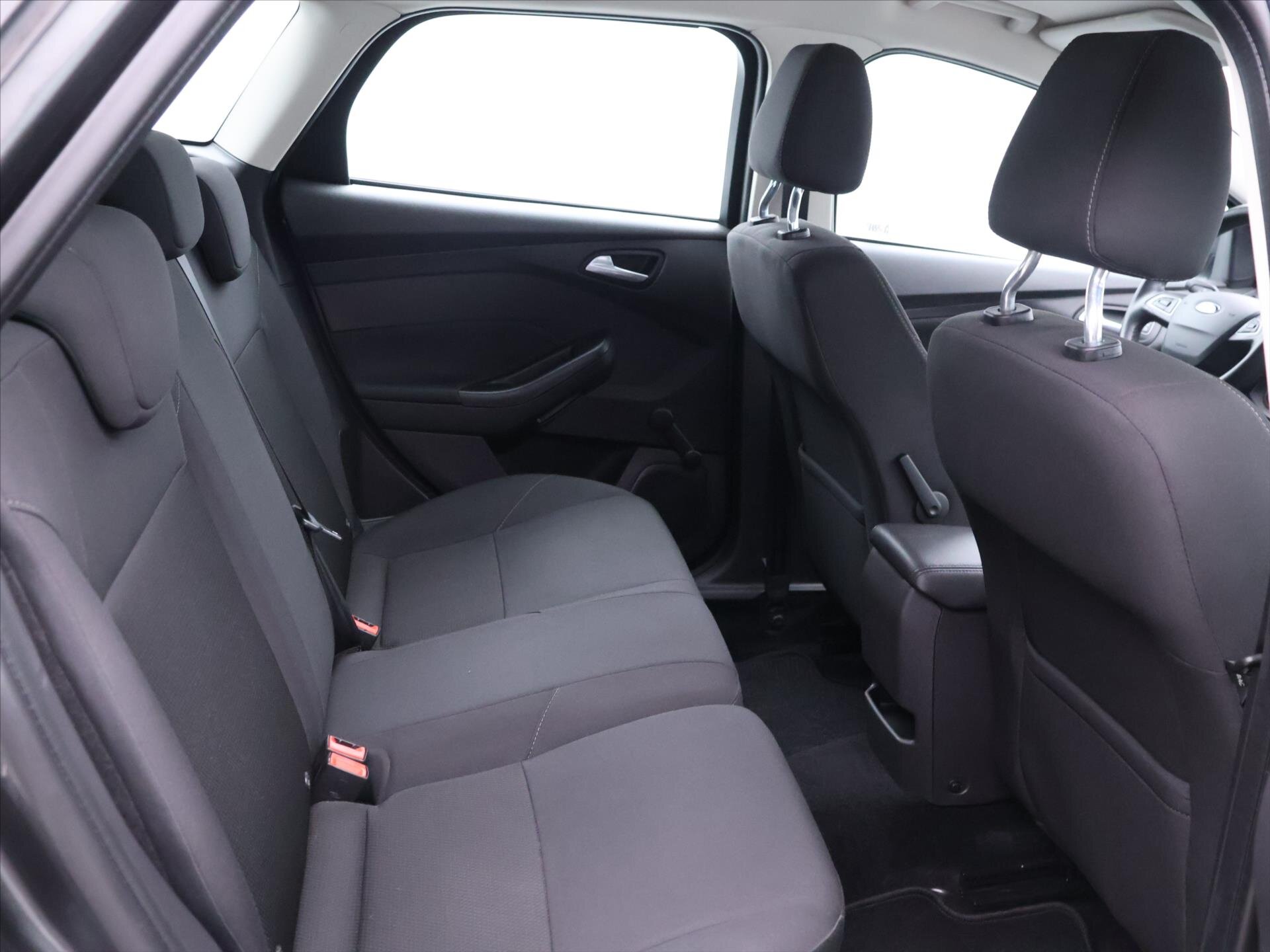 Ford Focus Kombi 999,0 92 kw