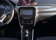 Suzuki Vitara SUV / Terénní 1,4 l 103 kw