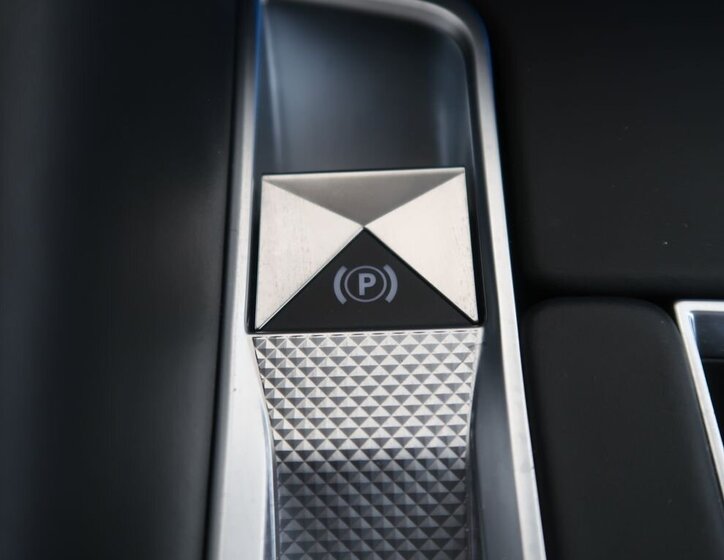 DS Automobiles DS9 Sedan / Limuzína 1,6 l 147 kw