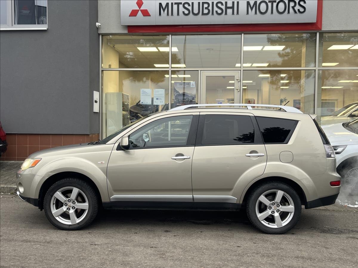 Mitsubishi Outlander SUV / Terénní 2,0 l 103 kw