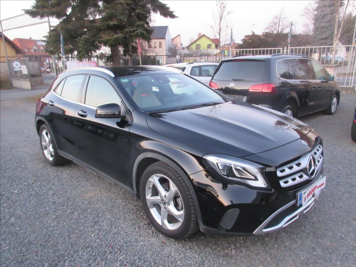 Mercedes-Benz GLA SUV / Terénní 1,6 l 115 kw
