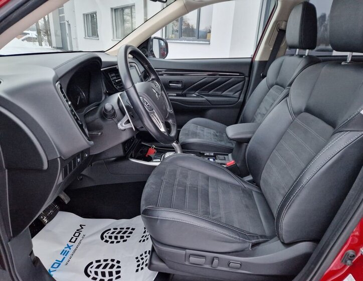 Mitsubishi Outlander SUV 2,4 l 165 kw