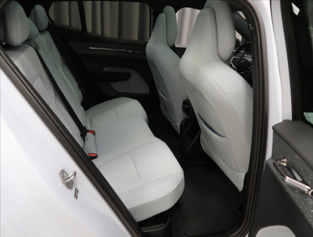 Volvo EX30 SUV 0,0 200 kw