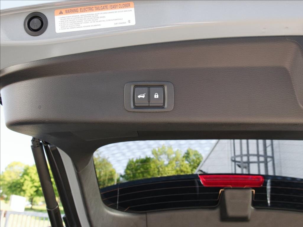 Mitsubishi Outlander SUV 2,4 l 225 kw