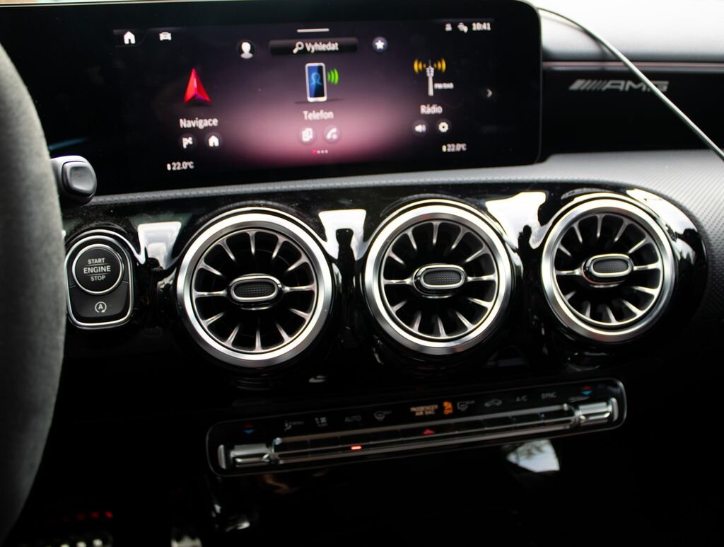 Mercedes-Benz Třídy A Hatchback 0,0 310 kw