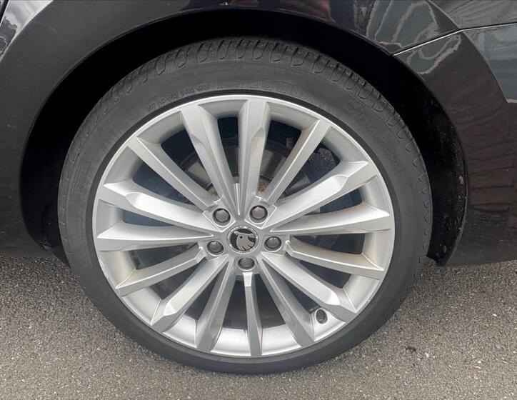 Škoda Superb 11