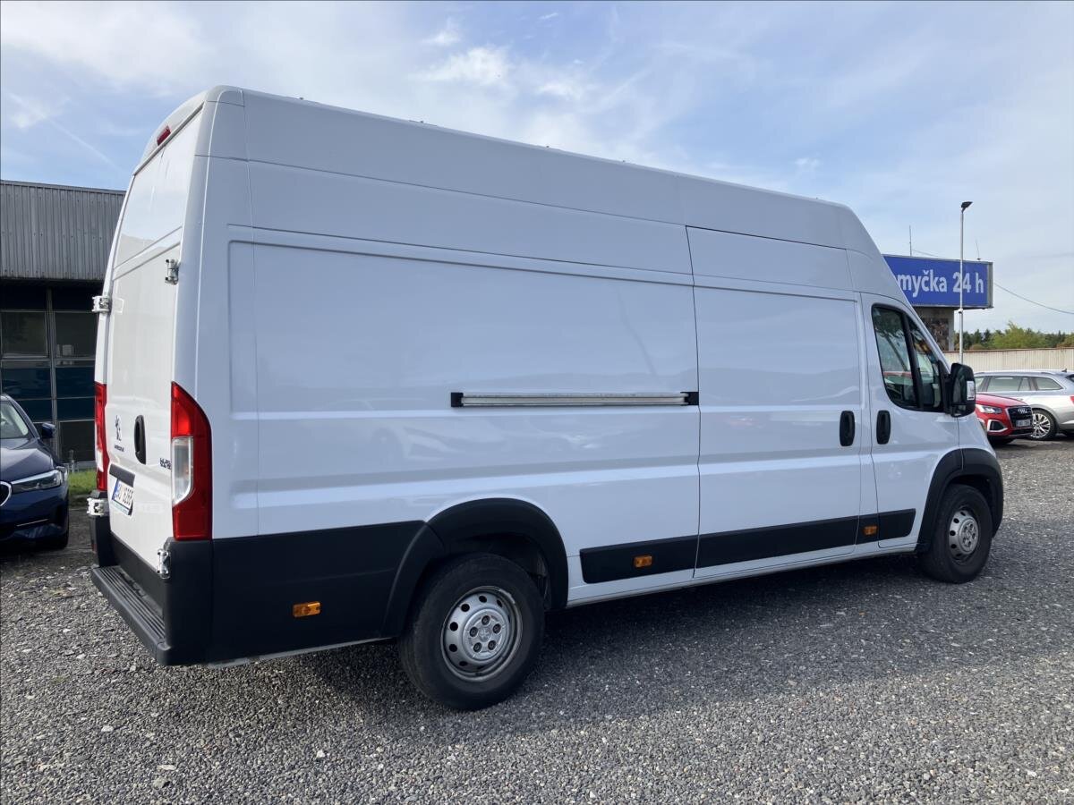 Peugeot Boxer Skříň 2,2 l 121 kw