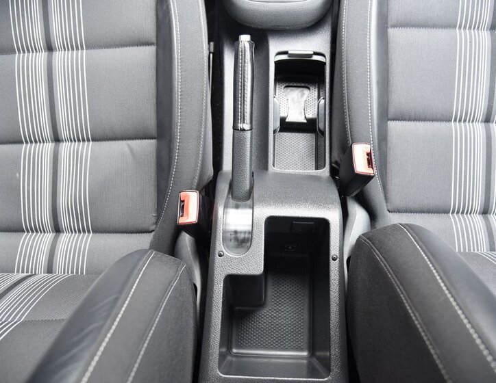 Volkswagen Golf Kombi 1,6 l 77 kw