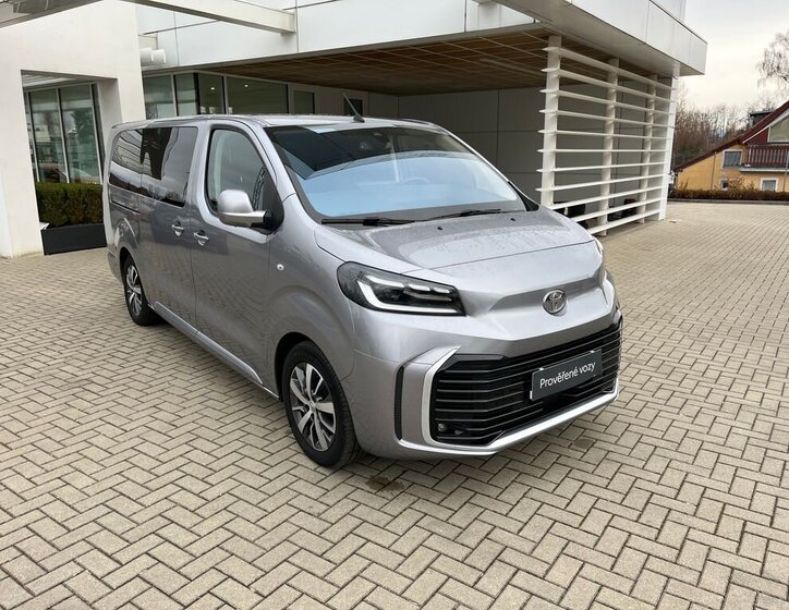Toyota ProAce Verso 8
