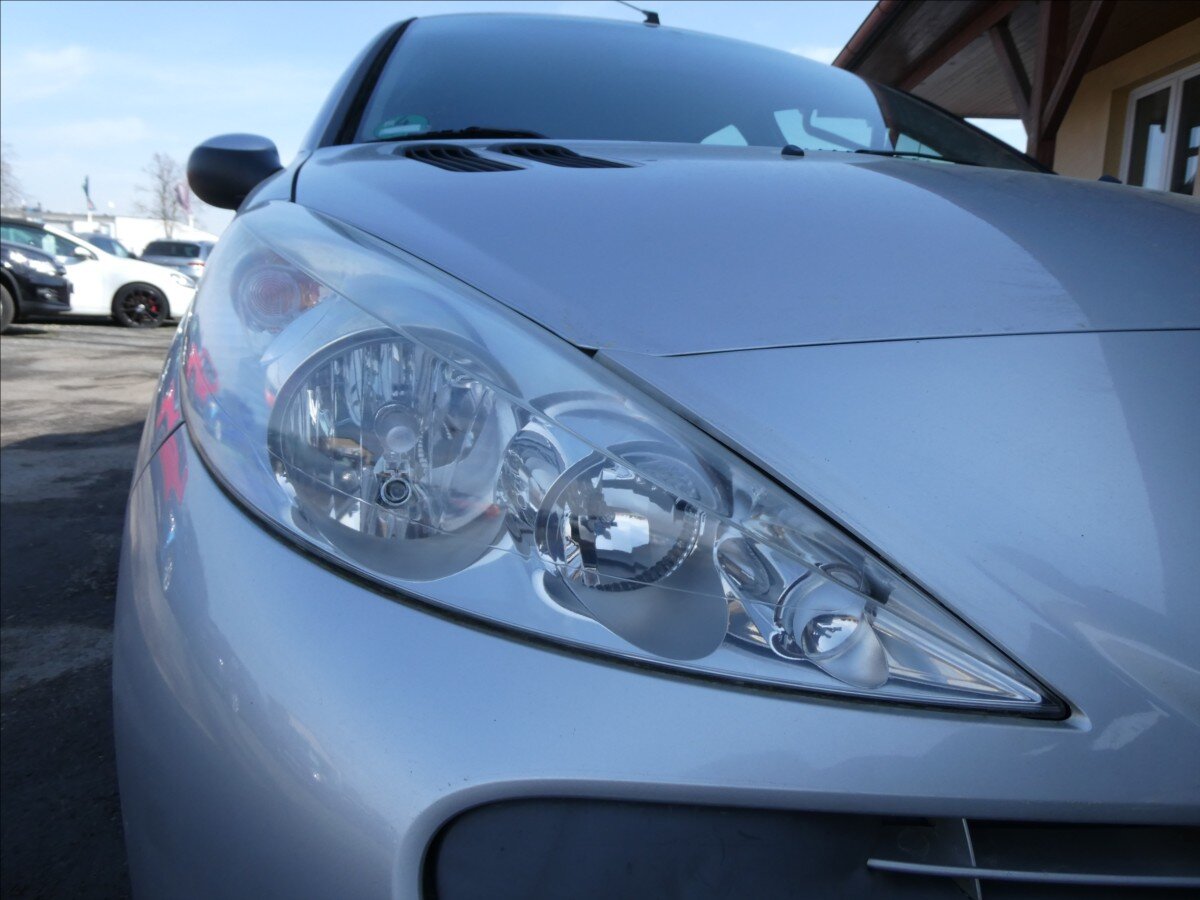 Peugeot 206 Hatchback 1,1 l 44 kw