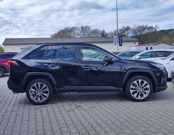 Toyota RAV4 SUV / Terénní 2,5 l 163 kw