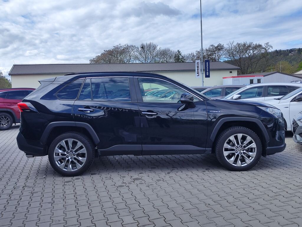 Toyota RAV4 SUV / Terénní 2,5 l 163 kw