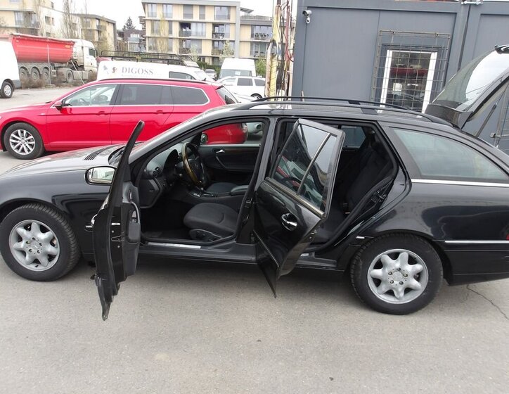 Mercedes-Benz Třídy C Kombi 2,1 l 105 kw