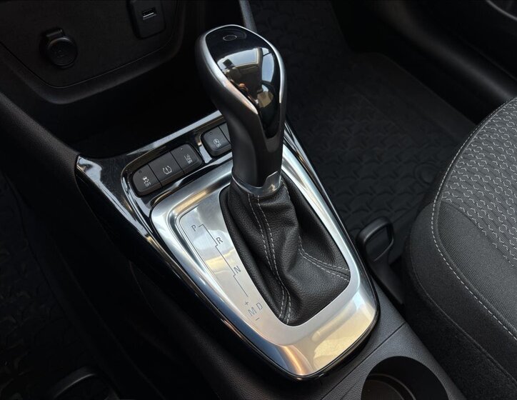 Opel Crossland SUV / Terénní 1,2 l 96 kw